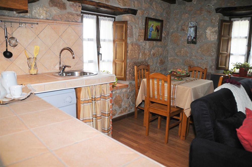 Apartamentos Rurales El Tio Pablo Picos De Europa Tresviso Exterior foto